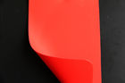 Китай Сверхмощное водоустойчивое покрынное PVC заволакивание брезента полиэфира, красный или подгонянный дистрибьютор 